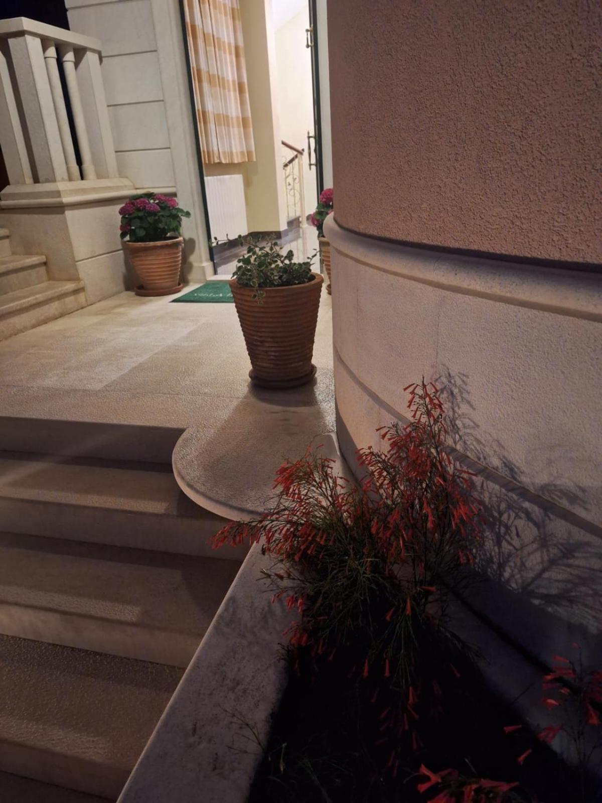 Villa Lavandula With Heated Swimming Pool