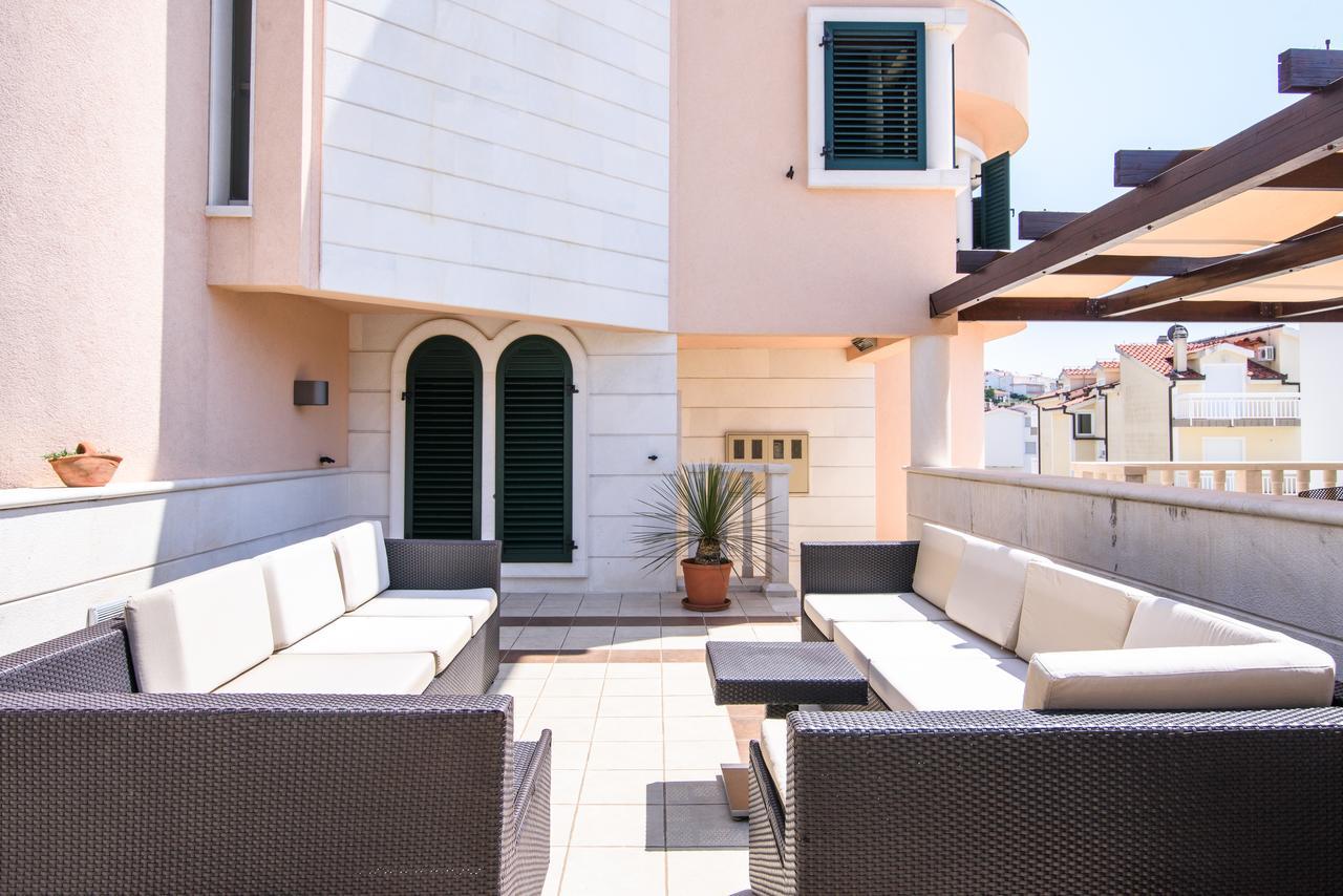 Lavandula With Heated Swimming Pool Trogir