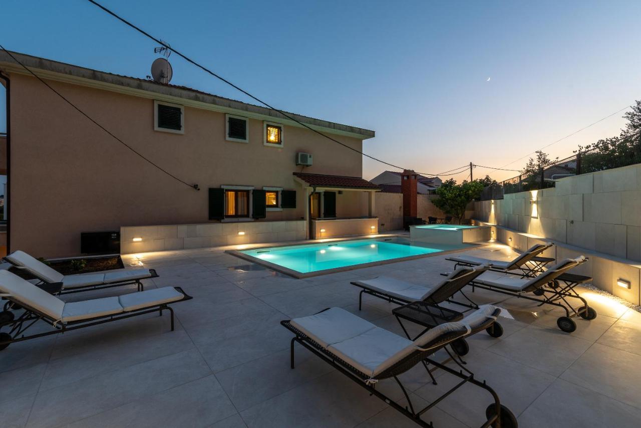 Apartment Villa Lavandula With Heated Swimming Pool Trogir