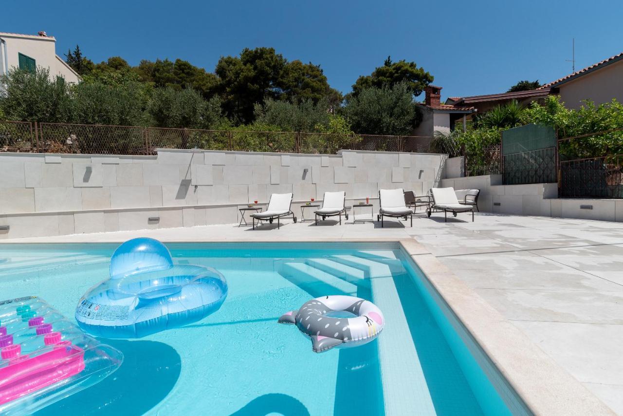 Villa Lavandula With Heated Swimming Pool Apartment *