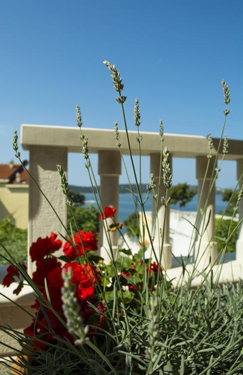Apartment Villa Lavandula With Heated Swimming Pool *
