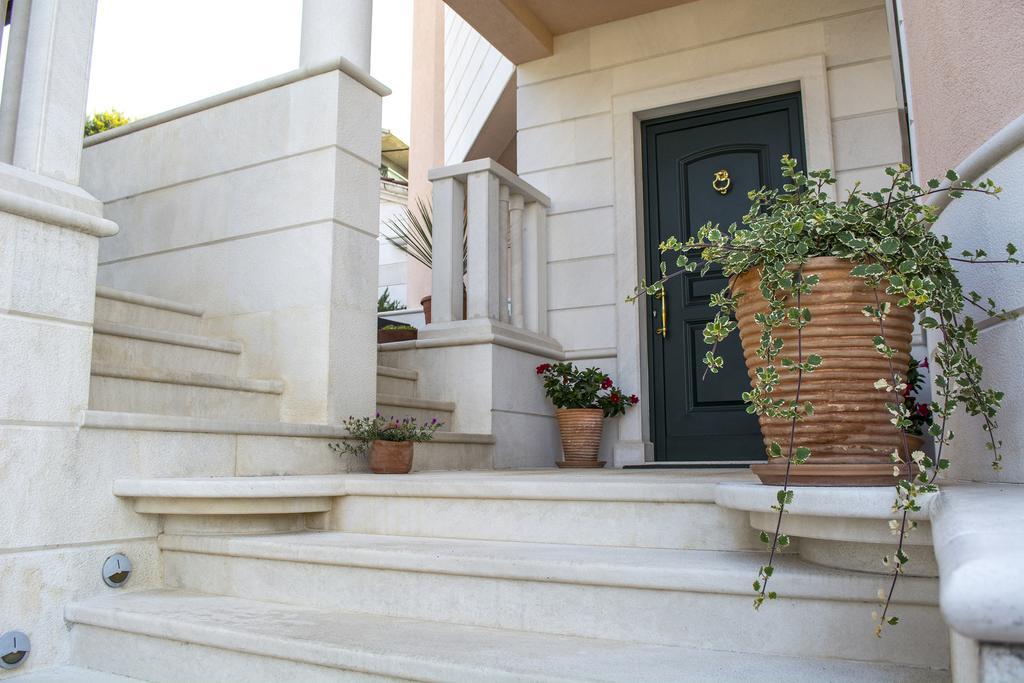 Apartment Villa Lavandula With Heated Swimming Pool