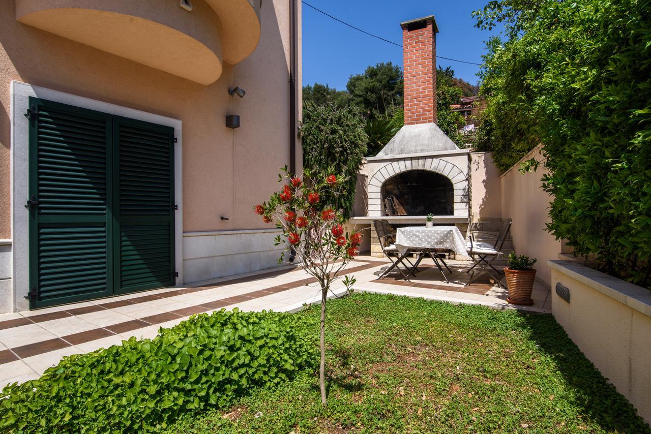 Villa Lavandula With Heated Swimming Pool *