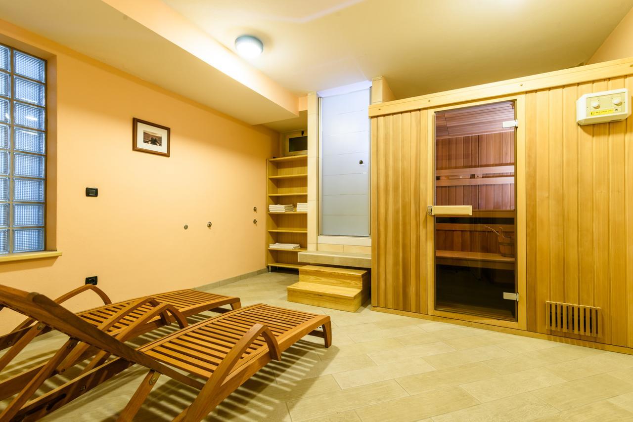 Apartment Villa Lavandula With Heated Swimming Pool