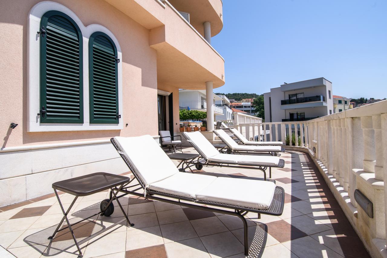 Apartment Villa Lavandula With Heated Swimming Pool *