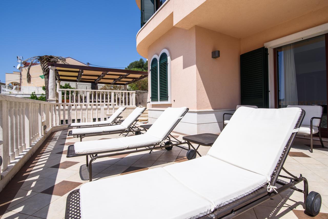 Villa Lavandula With Heated Swimming Pool Apartment Trogir
