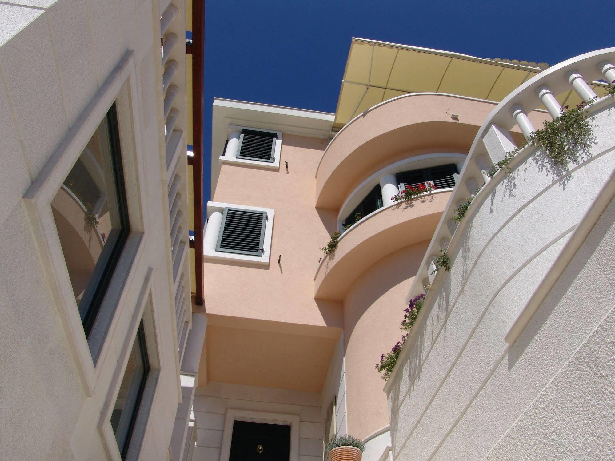 Villa Lavandula With Heated Swimming Pool Apartment *