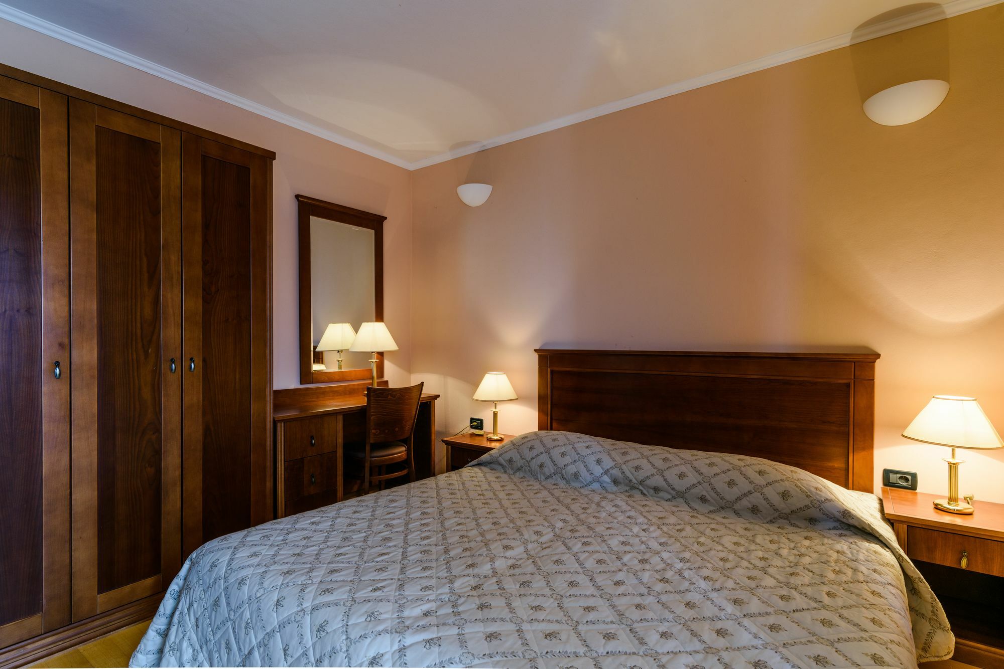 Apartment Villa Lavandula With Heated Swimming Pool